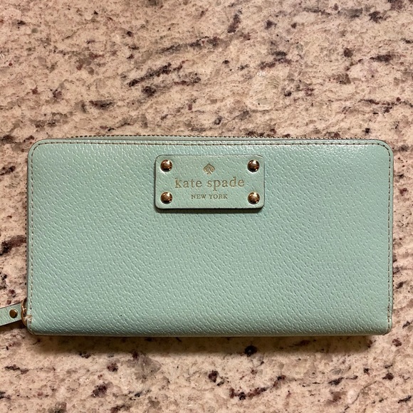 Kate Spade Continental Wallet - Picture 1 of 5